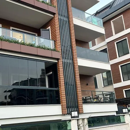 26 Cleopatra Legacy No 8 אלאניה